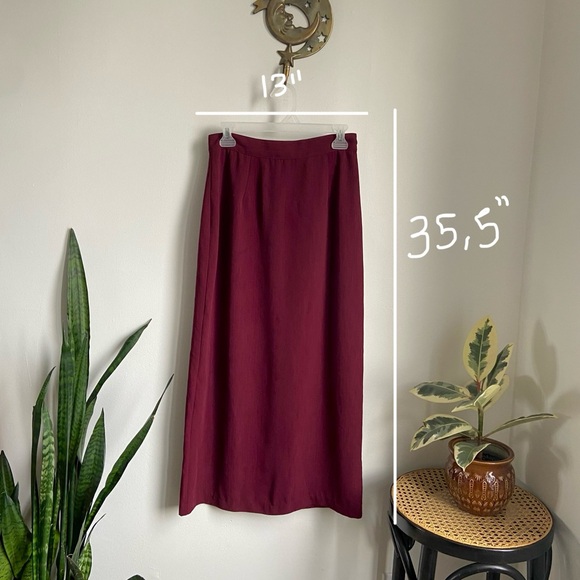 Long burgundy skirt - Picture 2 of 4